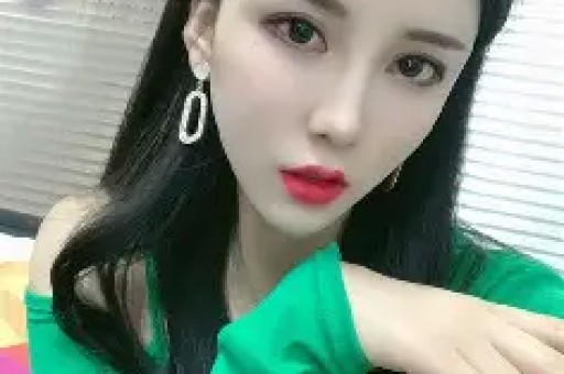 龚雪现状：和丈夫在上海生活73岁仍然很美唯一女儿在美国发展