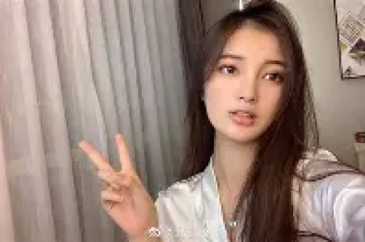 知名网红坑骗粉丝穿真货卖假货被曝光后解释自己是不小心的