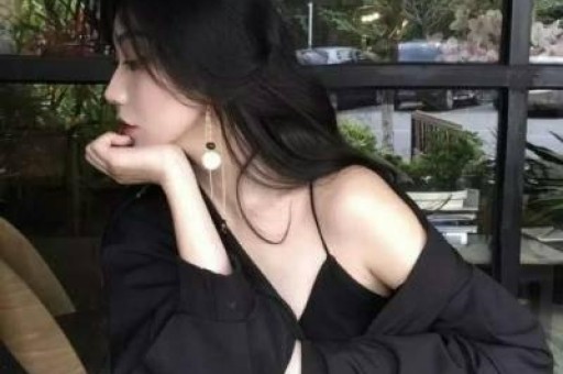 揭秘董宇辉“法不责辉”：假洋牌背后的真相与启示